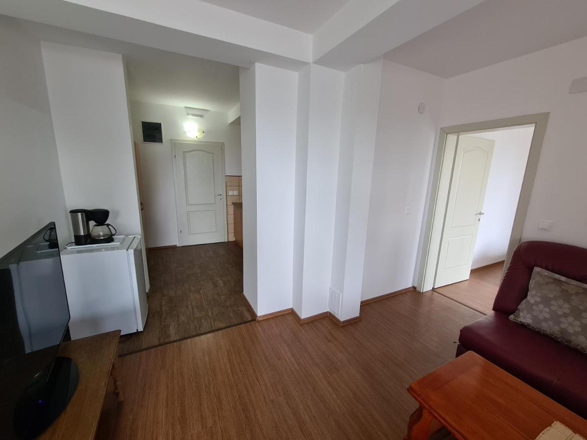 Restaurant & Apartments Lipa Peštani Екстериор снимка