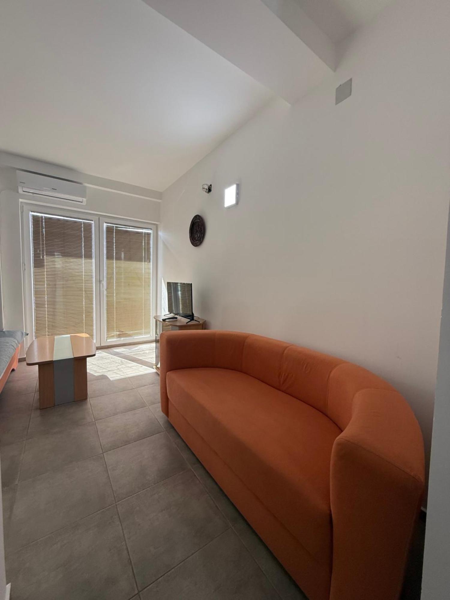 Restaurant & Apartments Lipa Peštani Екстериор снимка