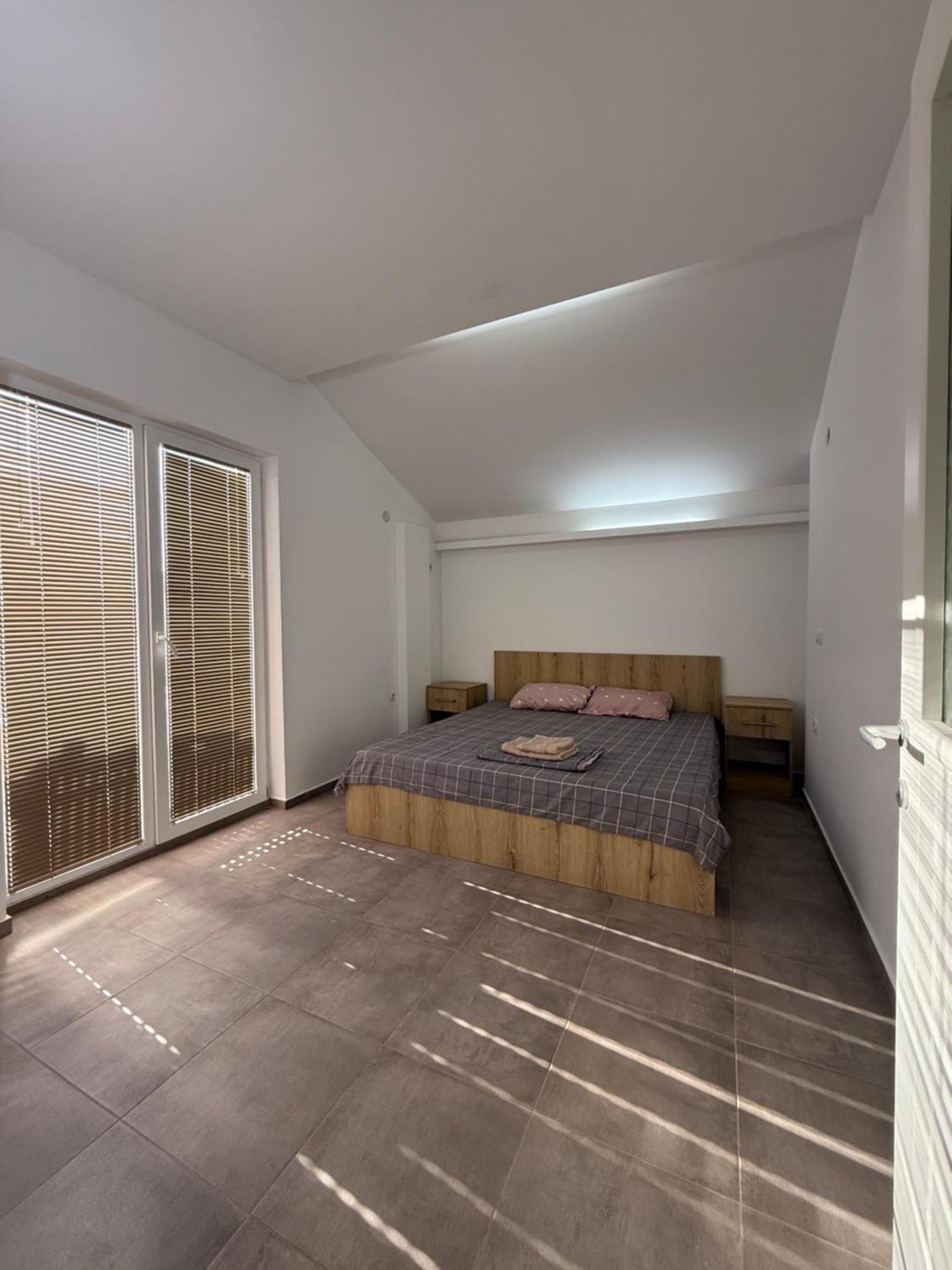 Restaurant & Apartments Lipa Peštani Екстериор снимка